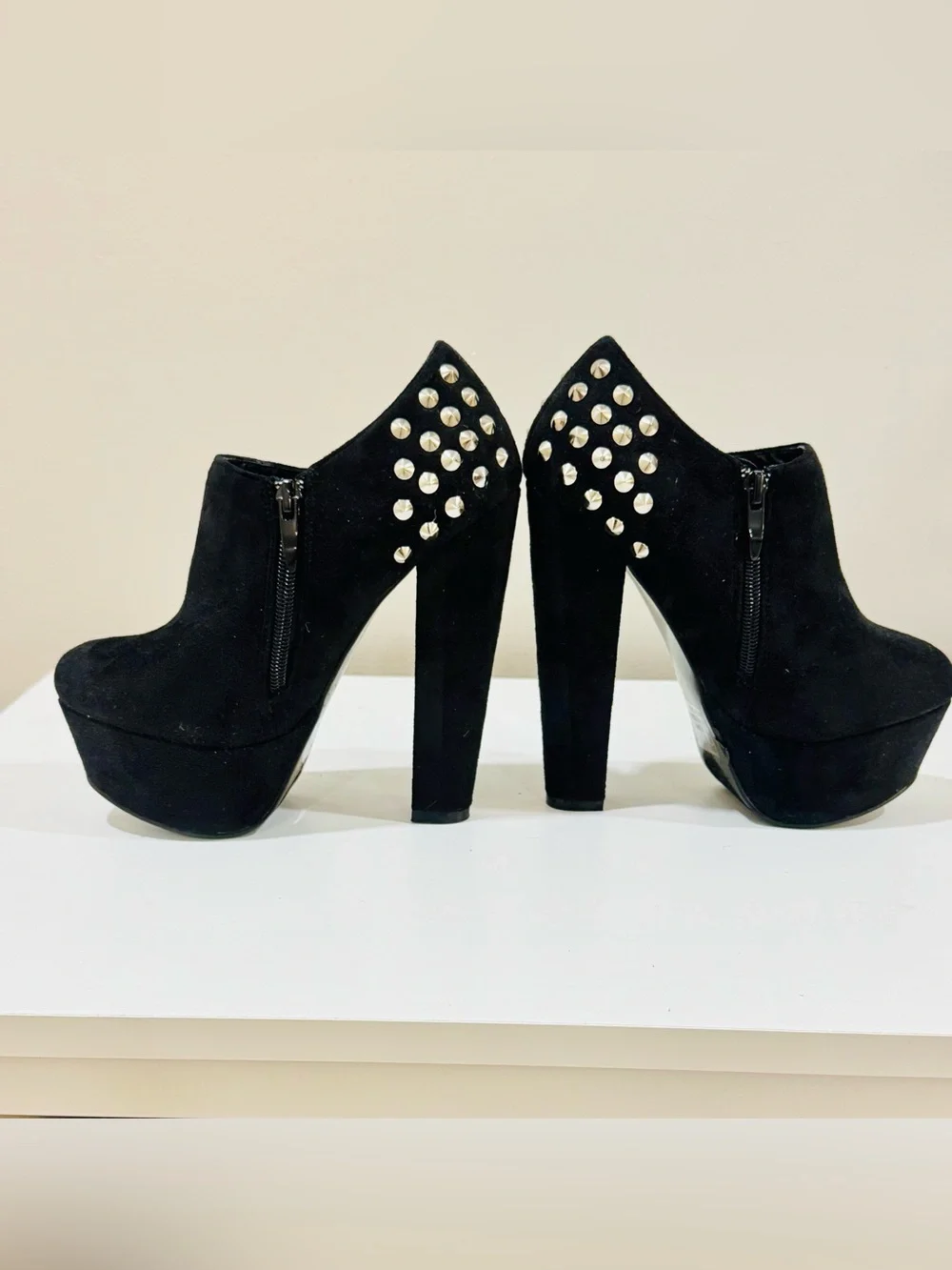 groove women’s black